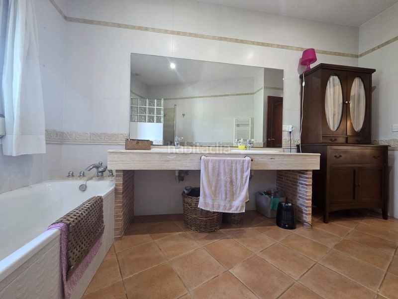 Foto 5c4b9ab3-8616-4ded-9234-5bdfeb52e6d6. Casa amb aparcament a Potríes
