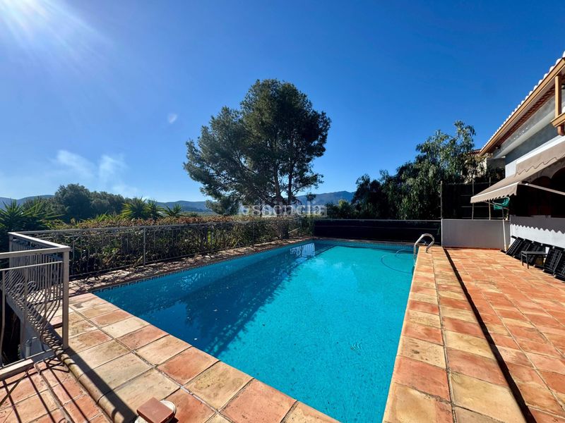 Foto cc9ff398-cbde-46d6-82e9-280ca80ea82a. Xalet amb aparcament piscina a Beniarjó