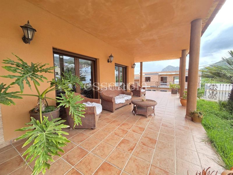 Foto 05b13b96-f1dc-46a4-88f3-05f2c0ea3bdd. Casa amb aparcament a Terrateig