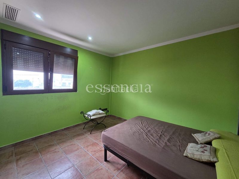 Foto 1356d650-fb77-4b0e-890c-382cc86f2de7. Casa amb aparcament a Terrateig