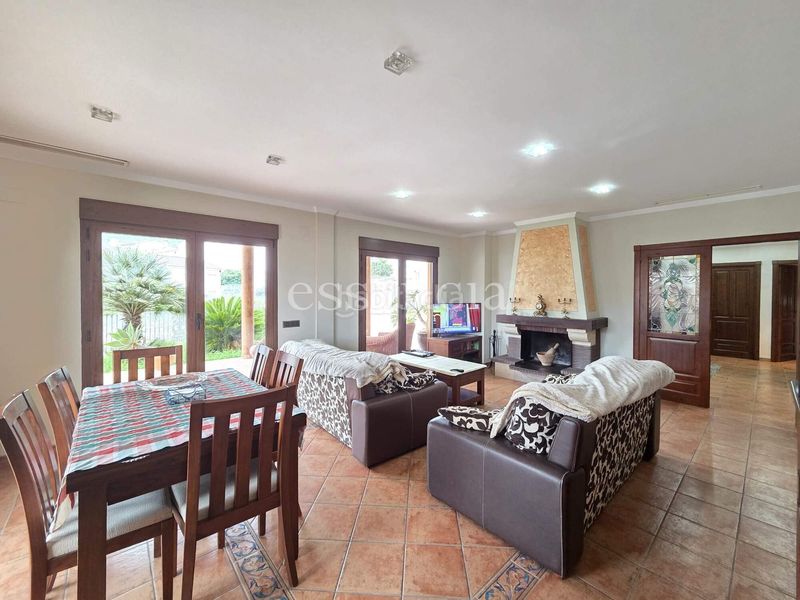 Foto 1d706369-7394-4dc6-89b0-5de54d2bc0b1. Casa amb aparcament a Terrateig