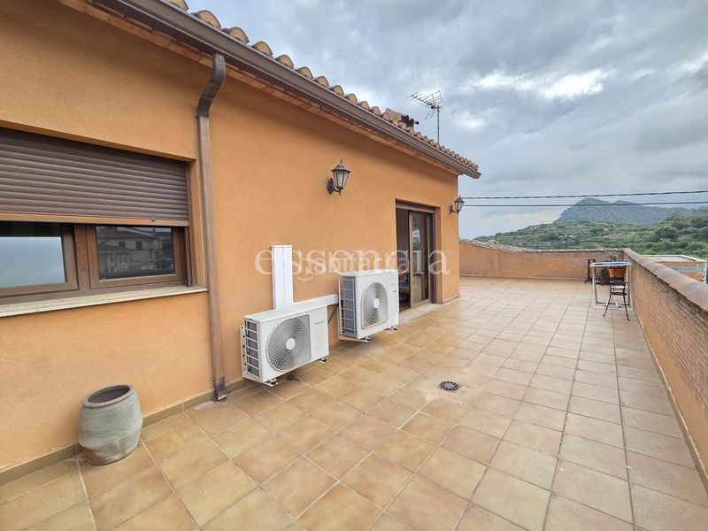 Foto 2ea2f4f6-9d6e-4f12-b621-a41acadab42d. Casa amb aparcament a Terrateig