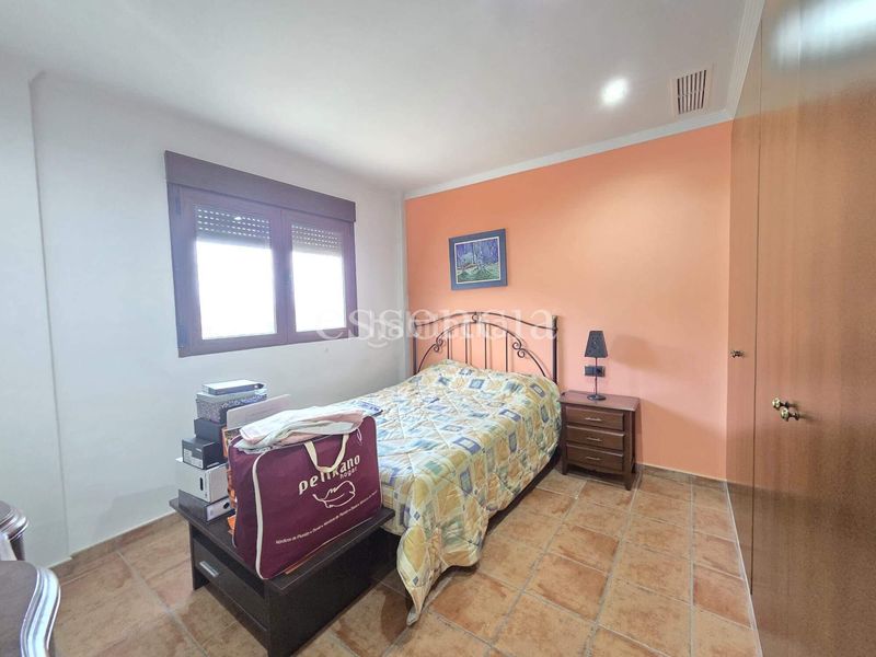 Foto 32eac6db-1892-4fa5-8281-41a8a5792921. Casa amb aparcament a Terrateig