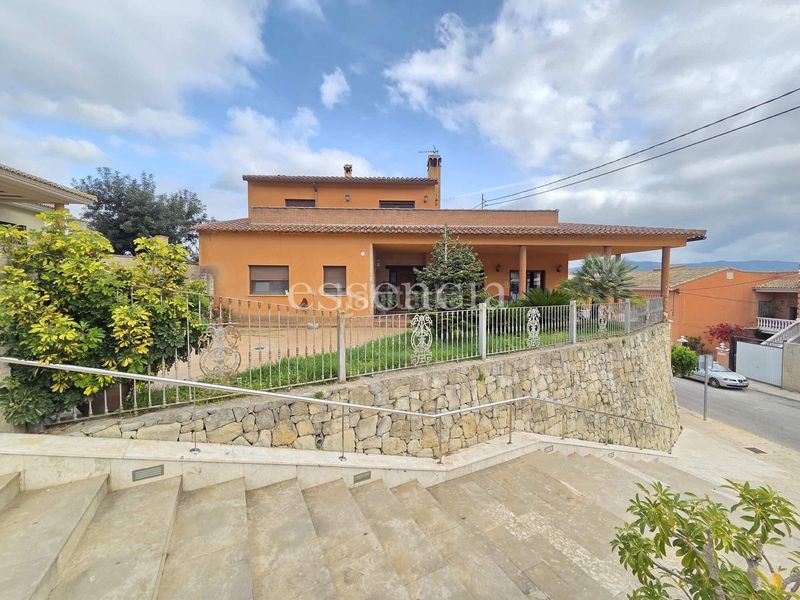 Foto 41952746-c0ef-4521-9a6c-ad589b29709a. Casa amb aparcament a Terrateig