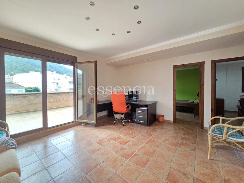 Foto 55f5b616-f874-44c0-80f1-751b1dad403b. Casa amb aparcament a Terrateig