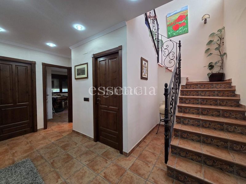 Foto 80728d27-4f5f-43cc-a1fb-c9126ab56836. Casa amb aparcament a Terrateig