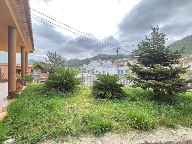 Foto bc0ecdd7-c8c4-49bd-ba34-410270a7a375. Casa amb aparcament a Terrateig