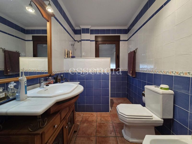 Foto effe0263-2159-4e1a-8657-18a28f2fa593. Casa amb aparcament a Terrateig