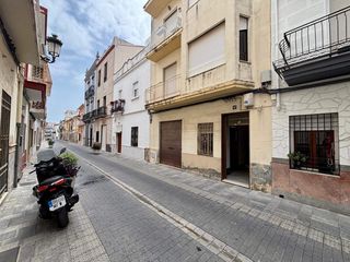 Flat  Calle salvador salom. Vivienda de 128 m2 construidos a la venta en piles, zona centro,