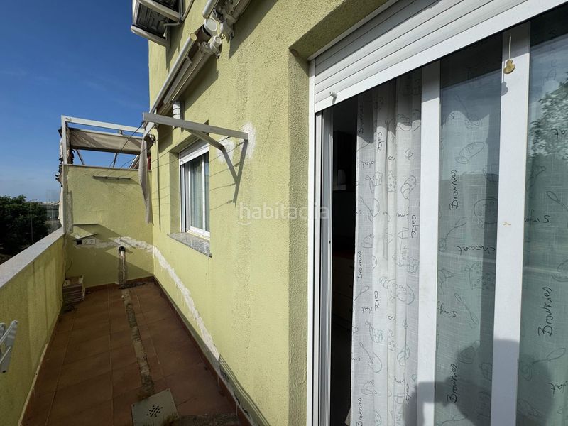 Foto a3f2c434-c1c7-4a91-a554-49ef1b07a4e2. Casa adossada amb aparcament piscina a Almoines