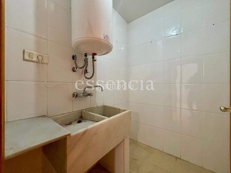 Foto 558b2220-c4ca-4f12-89f3-becdcb09ed0f. Pis a Oliva pueblo Oliva