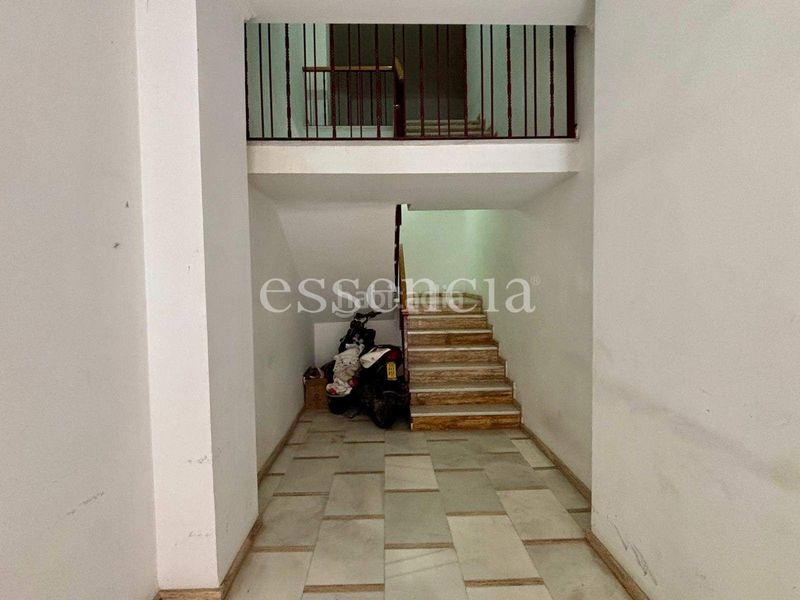 Foto a6021905-f2d1-4404-a978-3d827423c23a. Pis a Oliva pueblo Oliva