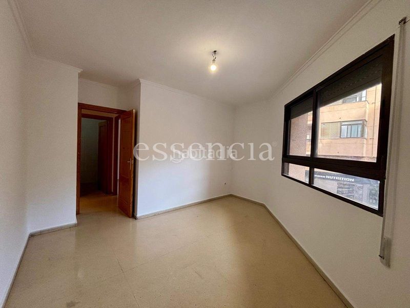 Foto a9ff29cb-c789-48ae-9c9c-3c857ae1f2f1. Pis a Oliva pueblo Oliva