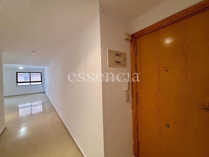 Foto be995356-a00e-42a6-9c37-1d217795c071. Pis a Oliva pueblo Oliva