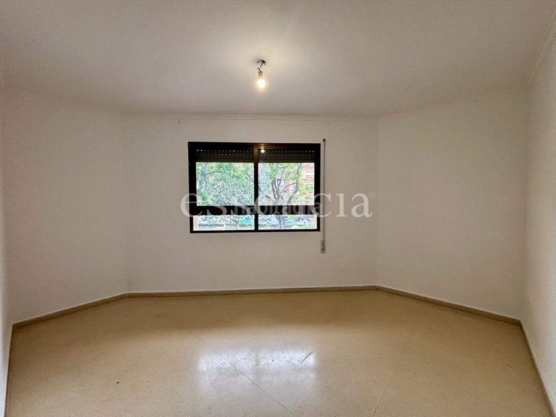 Foto deda2eab-3af2-4c7a-b9e8-dbf20f4f55c7. Pis a Oliva pueblo Oliva
