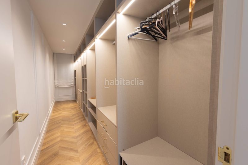 Foto 1521ce9d-6dc5-404c-9105-53730b36160c. Àtic amb calefacció a Centro Histórico Gandia