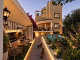 Chalet à Daimús. Espectacular chalet independiente con gran jardín a 10 minutos c