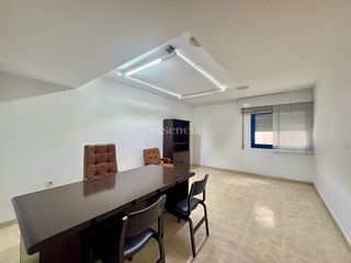 Business premise in Oliva Pueblo. Gran local comercial en el paseo de oliva  231 m2 con posibilida