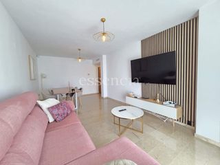 Flat in Beniarjó. Vivienda seminueva en beniarjó con garaje, balcón y ascensor