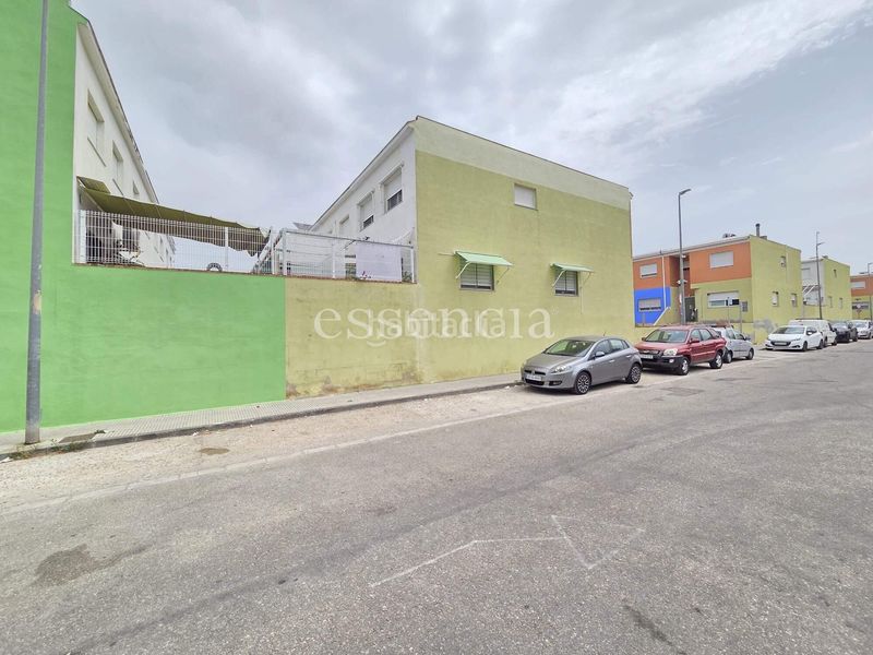 Foto 5cb8b5f3-1019-493b-b7b1-b0a6dda2b683. Casa adossada amb aparcament a Almoines