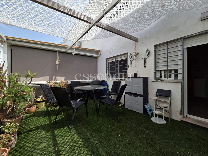 Foto 6a555e8a-752d-4f09-864a-dc1c7feec2a4. Casa adossada amb aparcament a Almoines