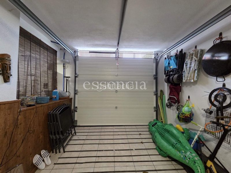 Foto bc003d74-7d46-43d6-9137-2c13b692e1bb. Casa adossada amb aparcament a Almoines