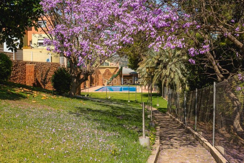 Foto d296d68b-6762-401b-817b-74f4c44daf25. Casa adossada amb aparcament a Almoines