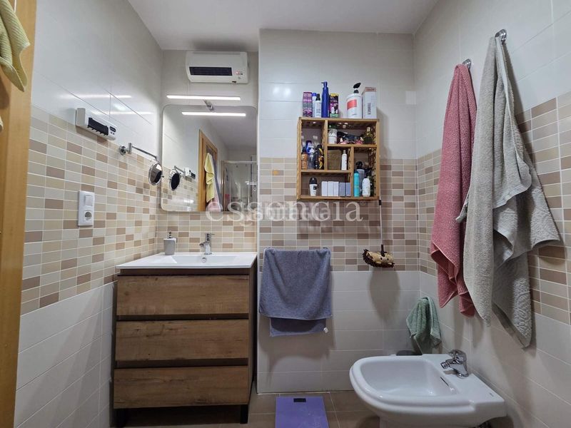 Foto e2072d31-1ec5-4d56-bc05-43537befab1d. Casa adossada amb aparcament a Almoines