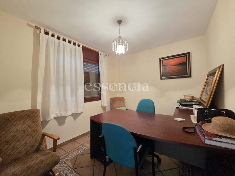 Foto 0b477cac-e2b2-48f3-a388-97cb7a13d8b9. Casa amb aparcament a Alfauir
