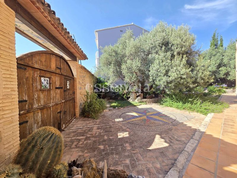 Foto 238e58bb-244b-48d3-8161-96119cda0b6e. Casa amb aparcament a Alfauir