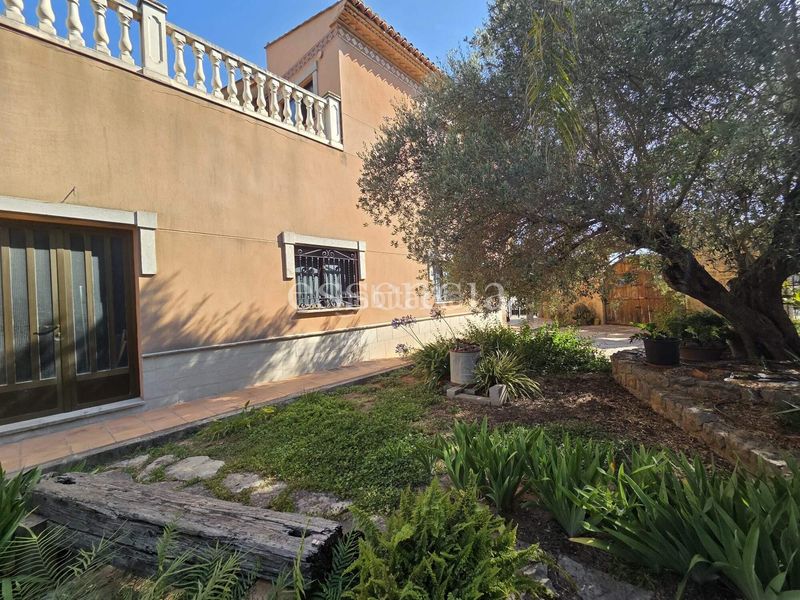 Foto 33911fa5-ff99-481d-87c3-62782eeb98c6. Casa amb aparcament a Alfauir