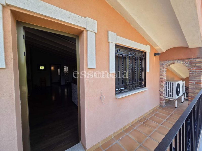 Foto 8861bf7a-9fee-4c55-8759-9d0b5a97e6fc. Casa amb aparcament a Alfauir