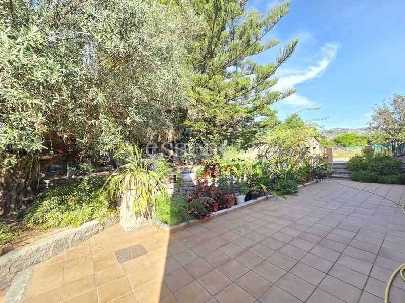 Foto b477b057-1084-427e-a9fd-f2eac1a54e87. Casa amb aparcament a Alfauir