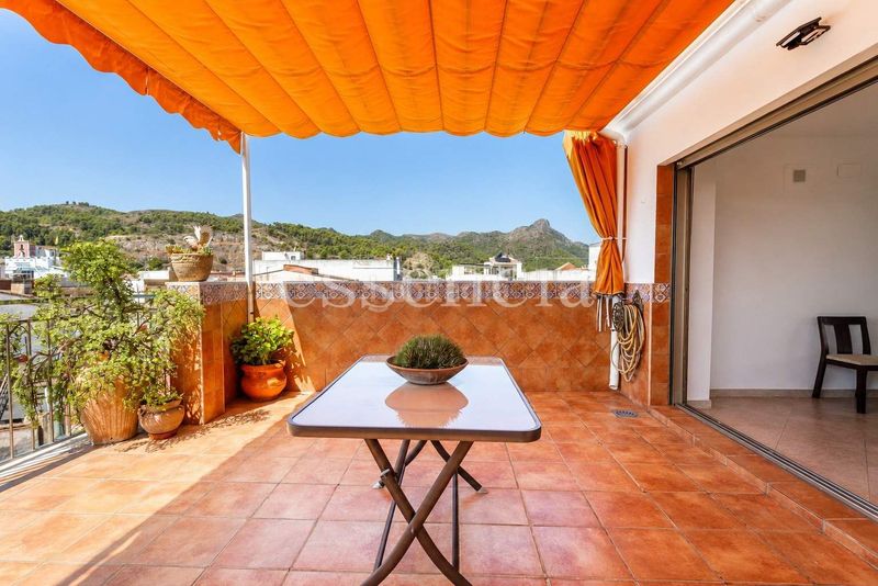Foto cc1f3f27-021f-45fc-9c7a-f0db997740ba. Casa amb calefacció aparcament a Benirredrà