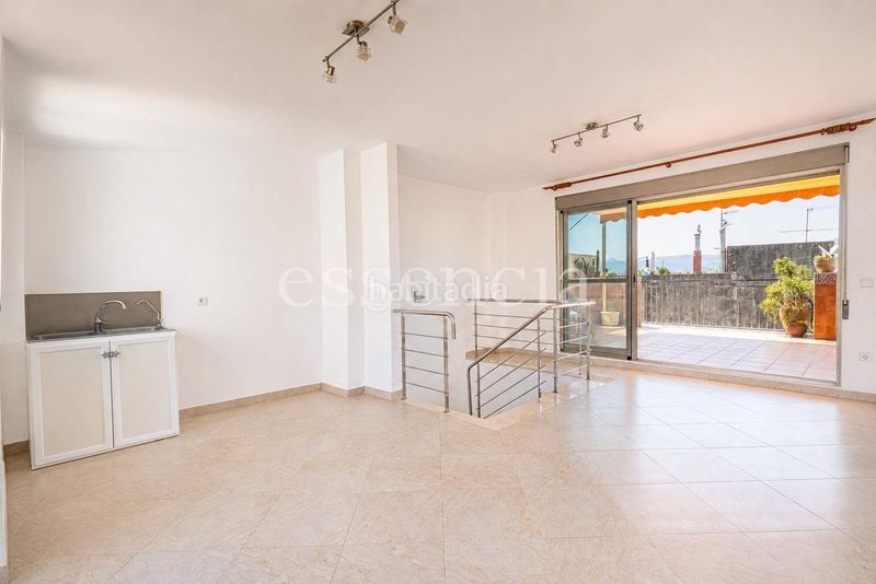 Foto d0c2faf9-71d7-4817-92ff-056096b4920d. Casa amb calefacció aparcament a Benirredrà