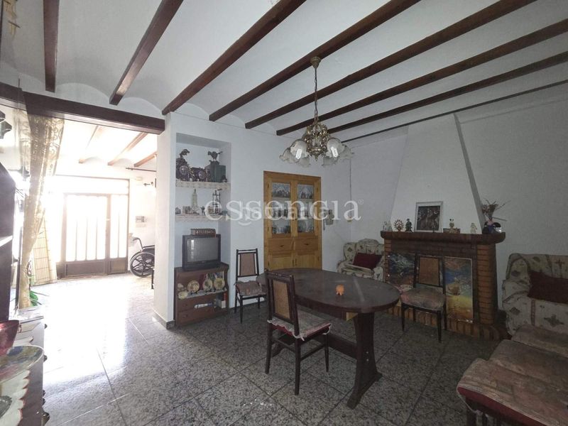 Foto 0d3c693f-e9f8-497e-97f5-957eeffc64bb. Casa amb aparcament a Alfauir