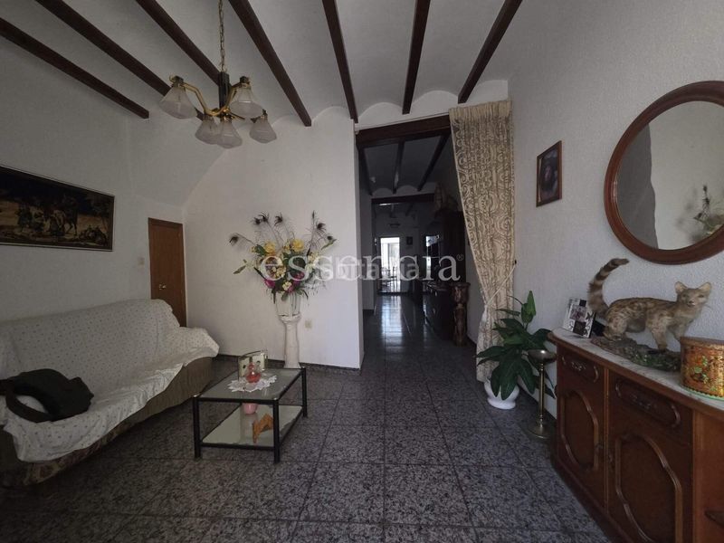 Foto 543bbb52-124d-4188-a5bd-c42102d8df7c. Casa amb aparcament a Alfauir
