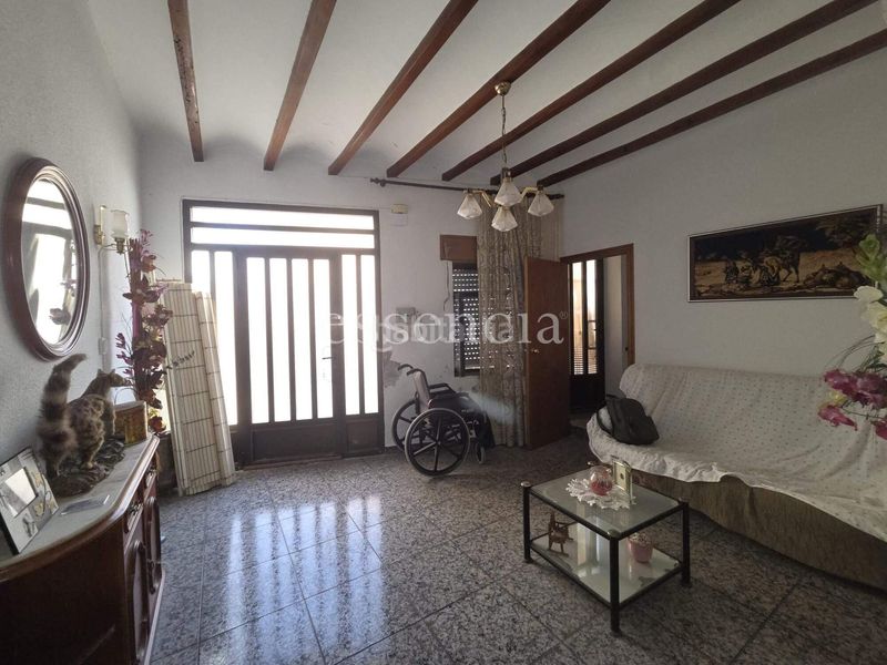 Foto a7f291fc-6aa2-431e-8714-3ecc02a597a2. Casa amb aparcament a Alfauir