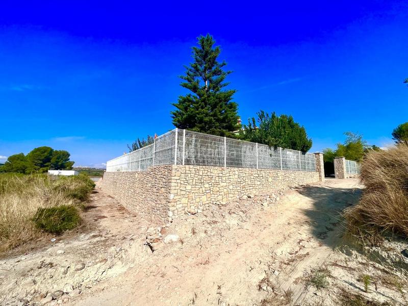 Foto 9c04d873-c22a-4536-ad71-3a7f4e8dec19. Xalet amb aparcament a Benicolet