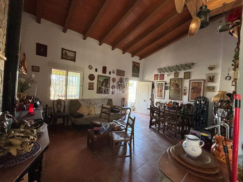 Foto bef7f6f8-10b4-47ee-a250-296edea1b2a5. Xalet amb aparcament a Benicolet