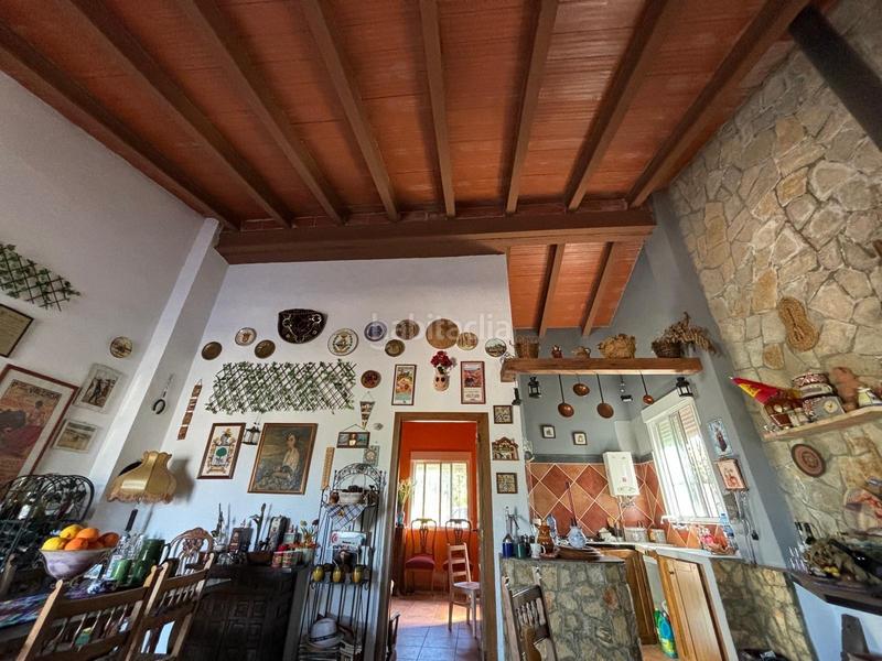 Foto c4f003bb-5209-4c17-ab0f-538591e15b32. Xalet amb aparcament a Benicolet