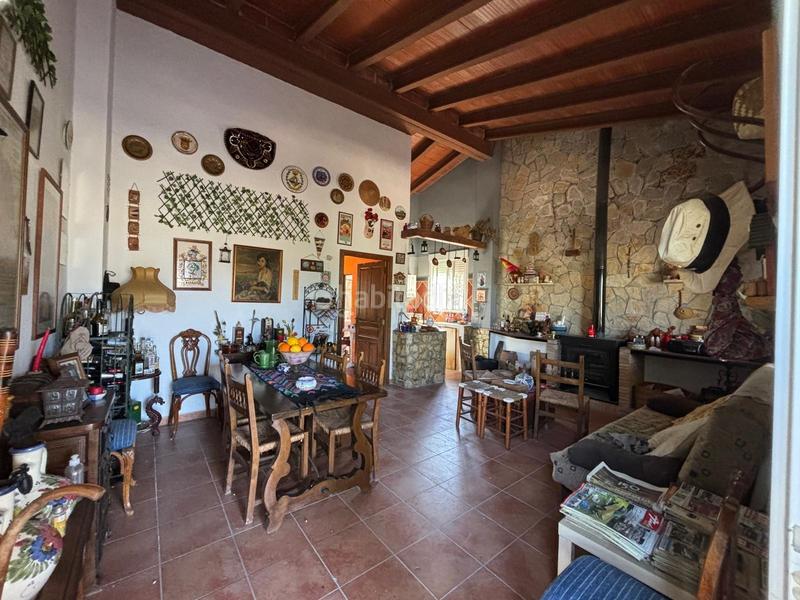 Foto cee2c909-c010-4983-8510-494c23526307. Xalet amb aparcament a Benicolet