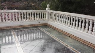 Masia a Sierra Engarcerán. Masía reformada con terreno y acceso por camino asfaltado.