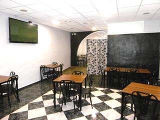 Local Comercial  Carrer villafames. Solar con local comercial en planta baja actualmente con negocio