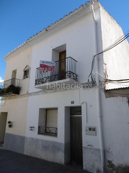 Foto f4f778fe-7f81-43de-ad91-e2f8e996903d. Masia a Vall d´Alba