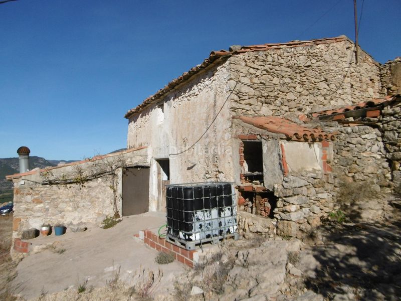 Foto 596739a1-ee54-43a2-afcd-c24e438671cf. Masia amb aparcament a Sierra Engarcerán