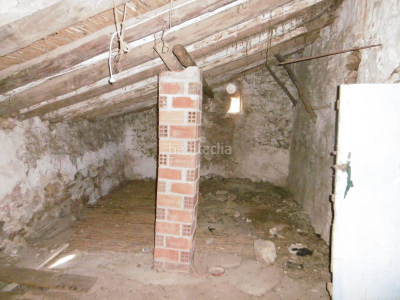 Foto f79a5747-f0c9-4d18-862a-4d80267751c0. Masia amb aparcament a Sierra Engarcerán