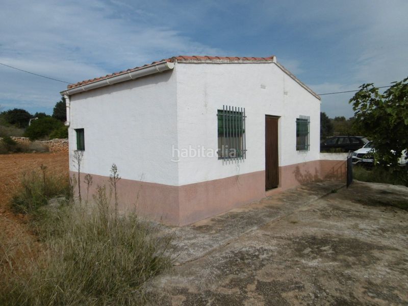 Foto 542ccb3e-9d92-4e23-aa02-95f0561f820a. Masia a Useres (les)