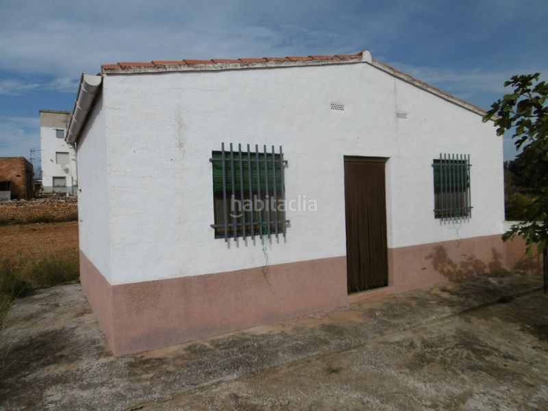 Foto d3be1098-a7e1-4f1f-bcc1-b44fd534c33e. Masia a Useres (les)
