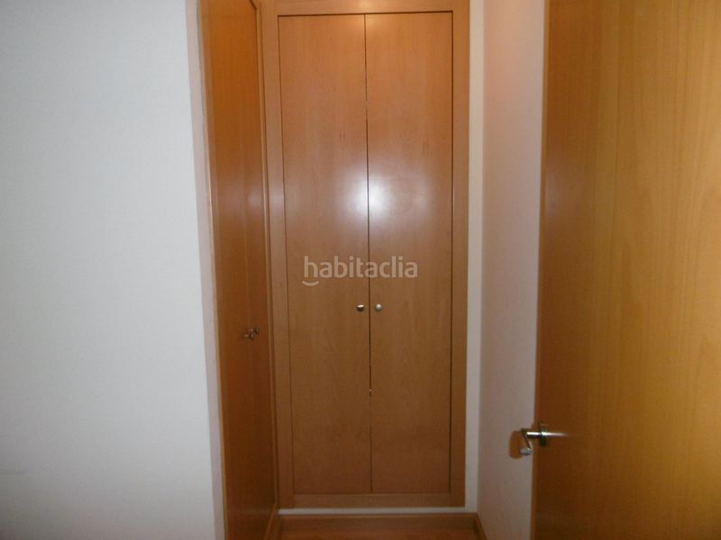 Foto b7bcd5af-851d-44e2-b59f-204a7282f716. Estudio  en buen estado como nuevo equipado con garaje y trastero en Castellón de la Plana